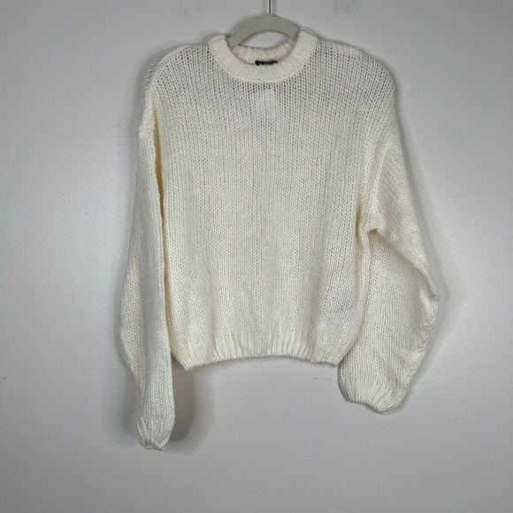 H&M Sweaters - NWT H&M Divided Loose Knit Cream White Crewneck Long Sleeve Sweater‎ Size Small